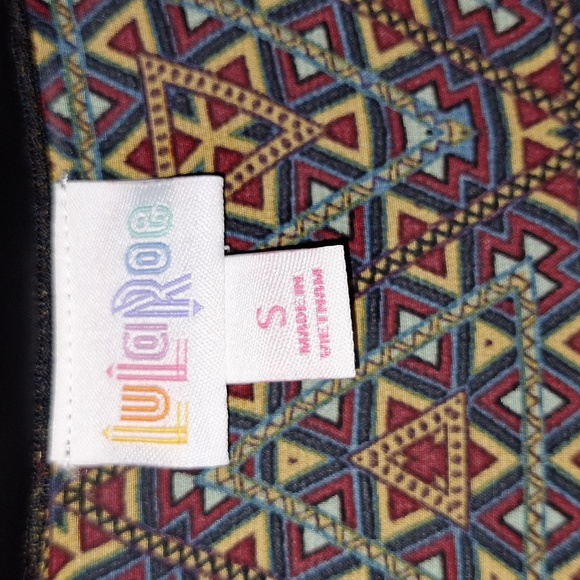 🌞 LulaRoe sheer short-sleeved cardigan with fringe. Size Small - like new - Picture 2 of 9